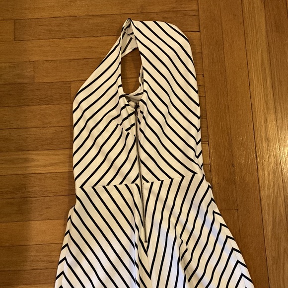 Banana Republic Black and White Chevron Dress - Picture 8 of 8